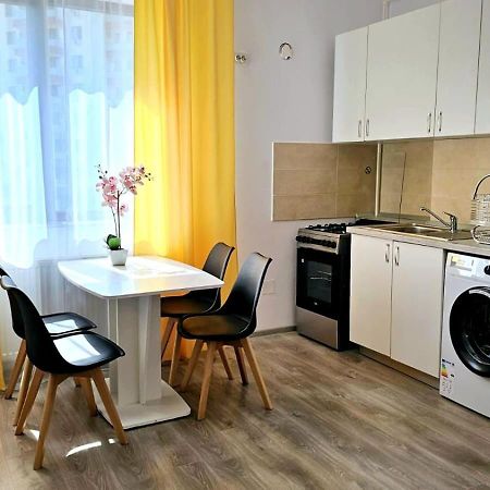 Evelyn Modern Apartment Near Palas Jassy Zewnętrze zdjęcie